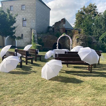Penzion A Pivnice Varna Velká Bystřice エクステリア 写真