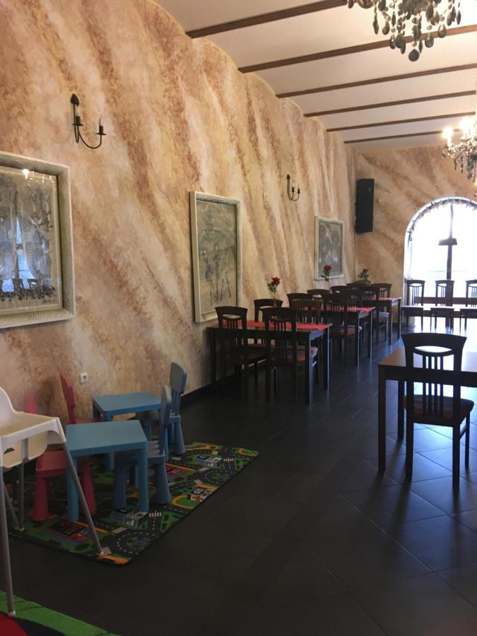 Penzion A Pivnice Varna Velká Bystřice エクステリア 写真