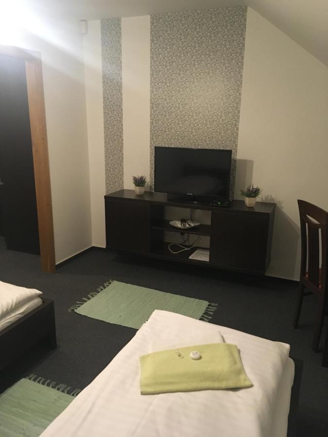 Penzion A Pivnice Varna Velká Bystřice エクステリア 写真