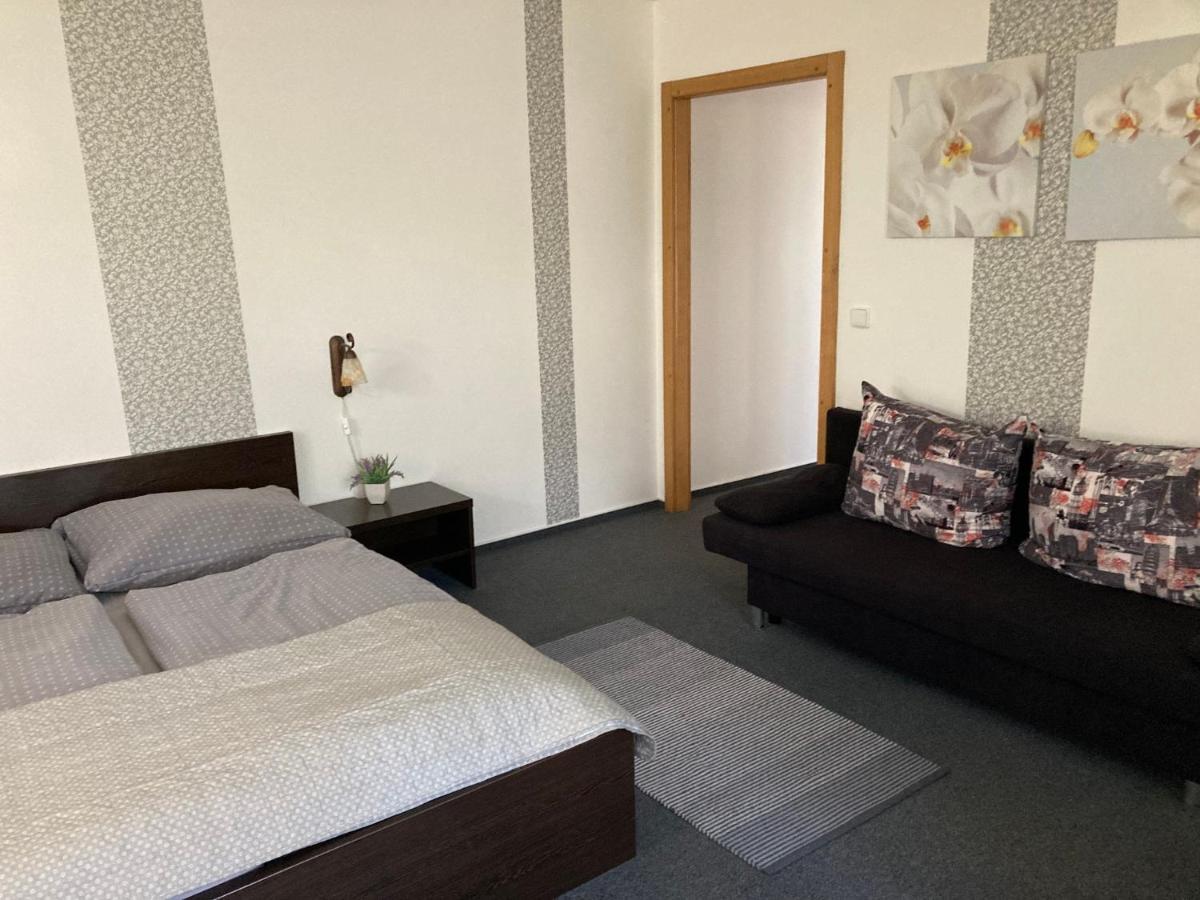 Penzion A Pivnice Varna Velká Bystřice エクステリア 写真