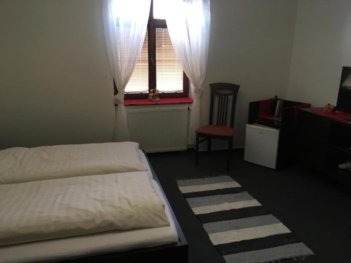 Penzion A Pivnice Varna Velká Bystřice エクステリア 写真