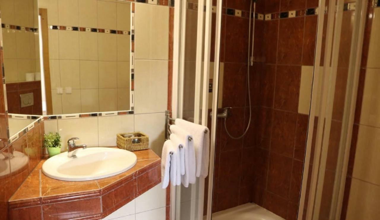 Penzion A Pivnice Varna Velká Bystřice エクステリア 写真